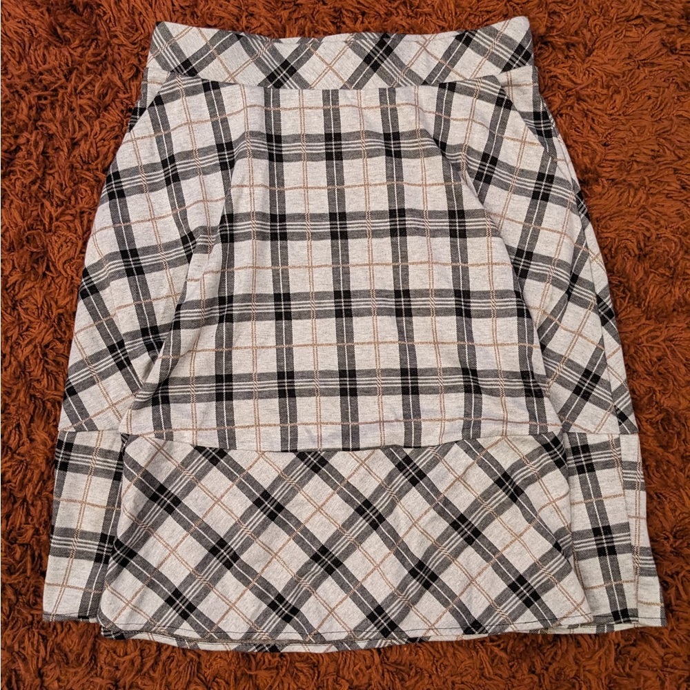 Torrid Black and White Plaid Midi Skirt with Pockets Size 1 $75